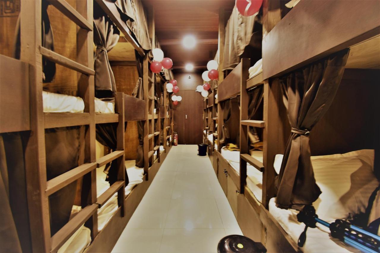 Asra Dormitory For Male And Female Βομβάη Εξωτερικό φωτογραφία