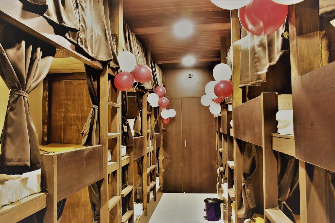 Asra Dormitory For Male And Female Βομβάη Εξωτερικό φωτογραφία