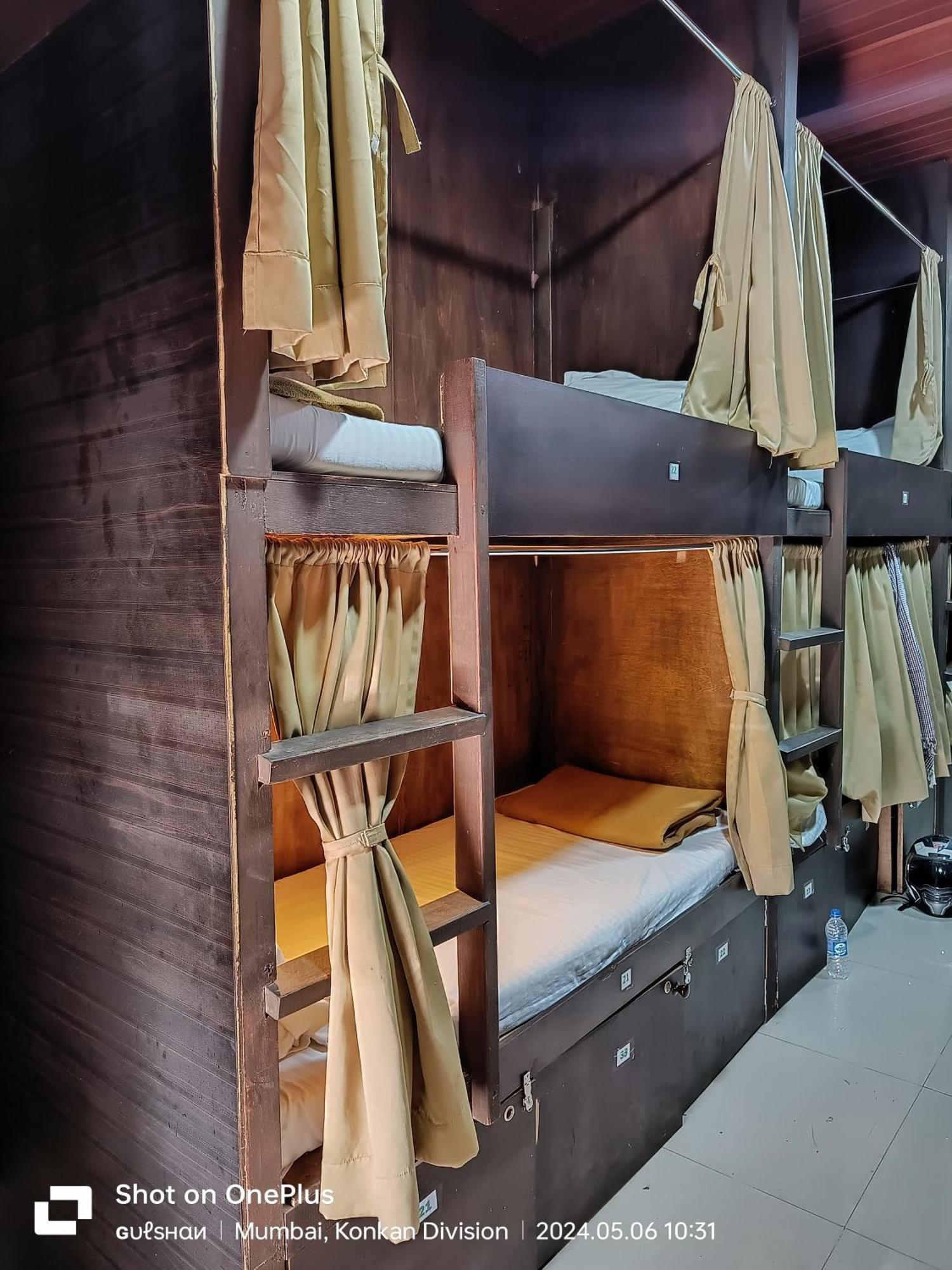 Asra Dormitory For Male And Female Βομβάη Εξωτερικό φωτογραφία
