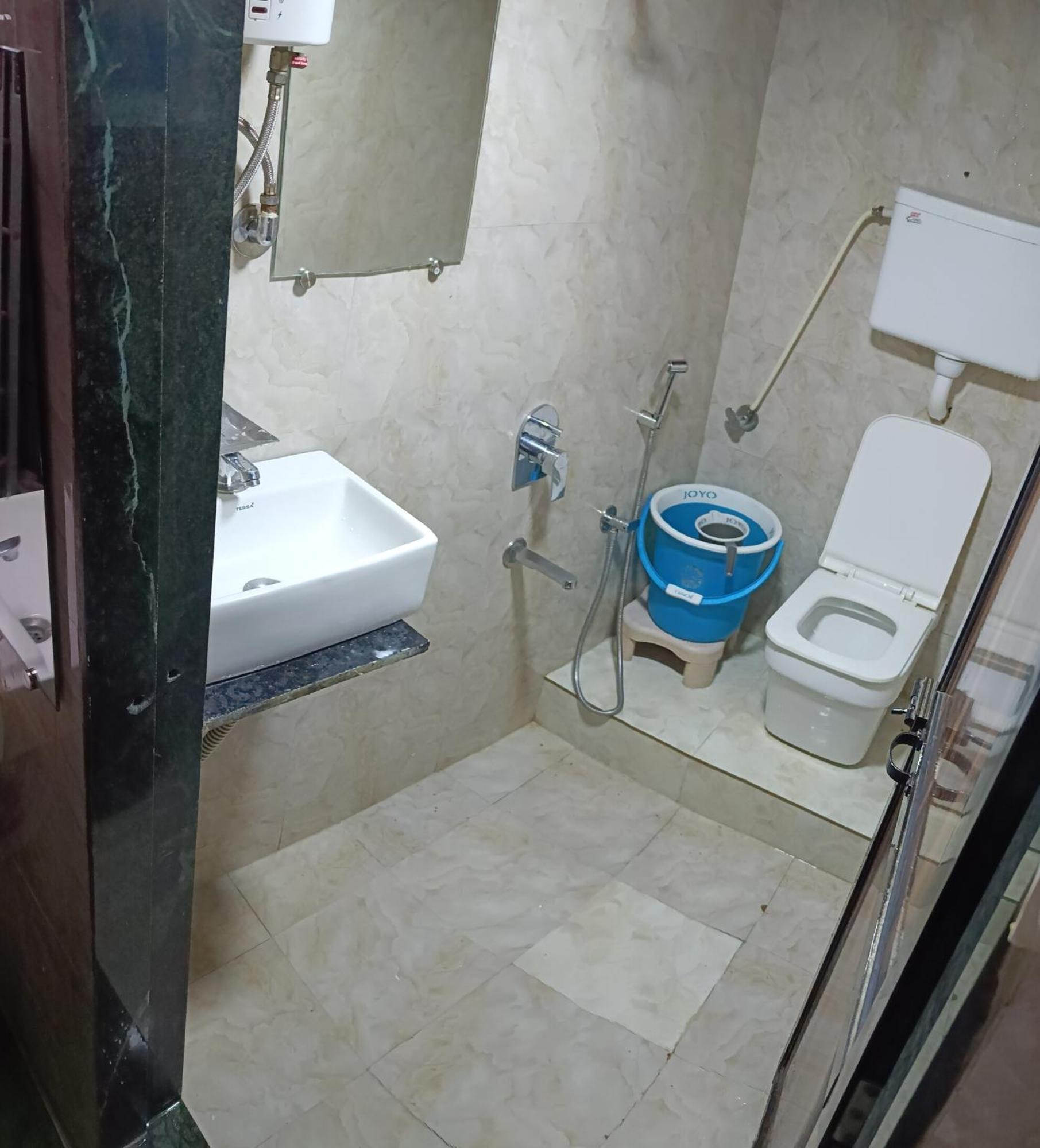 Asra Dormitory For Male And Female Βομβάη Εξωτερικό φωτογραφία