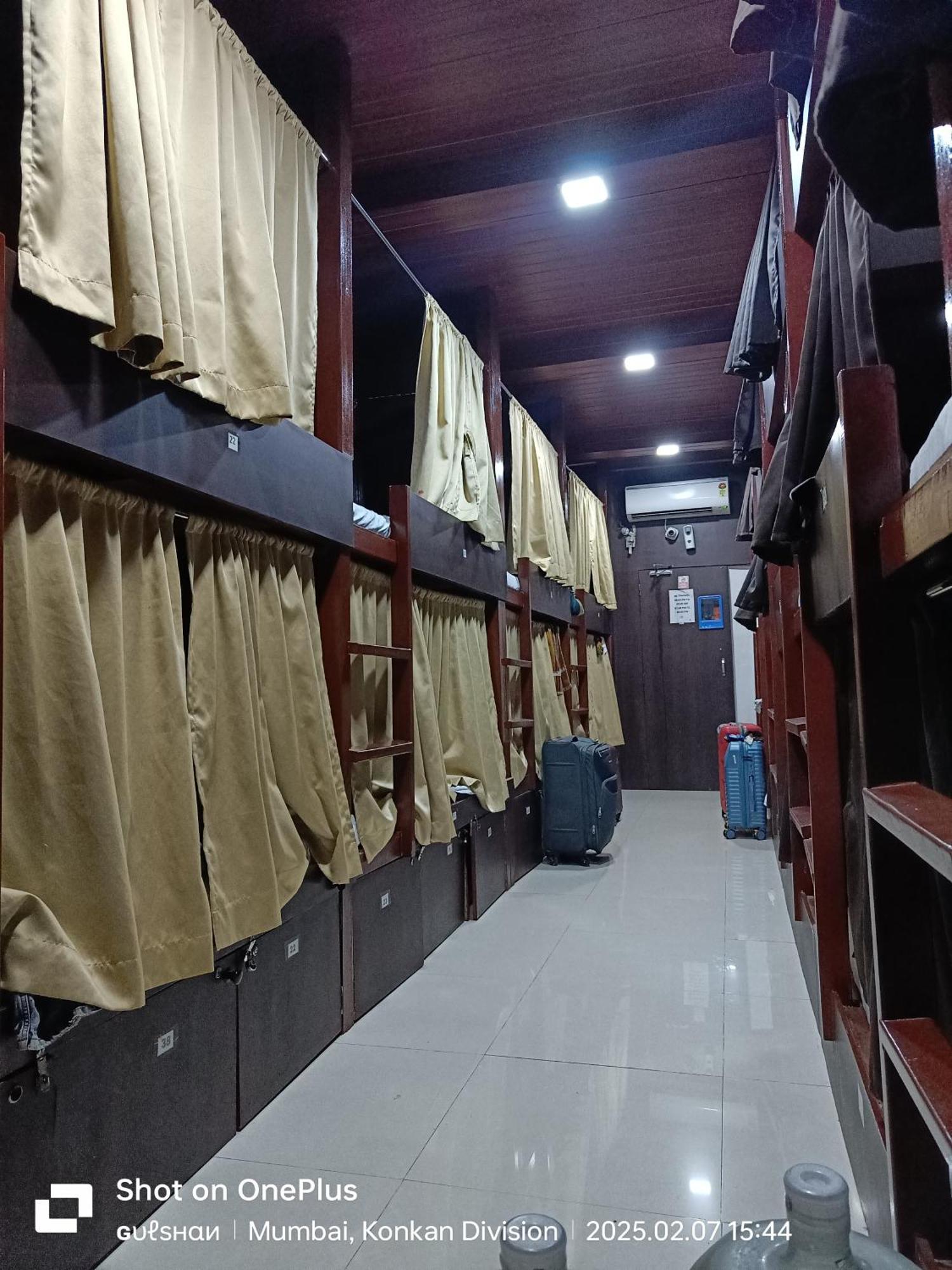Asra Dormitory For Male And Female Βομβάη Εξωτερικό φωτογραφία