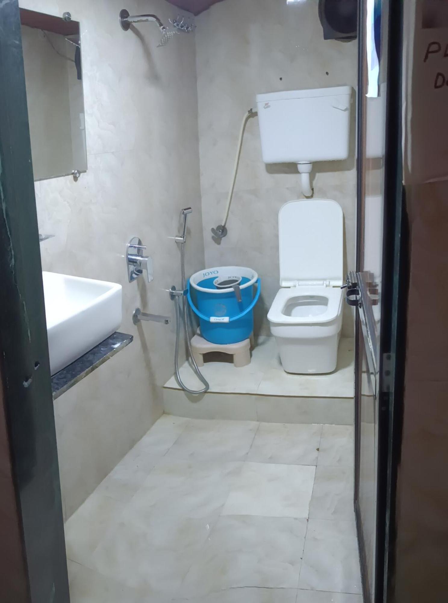 Asra Dormitory For Male And Female Βομβάη Εξωτερικό φωτογραφία