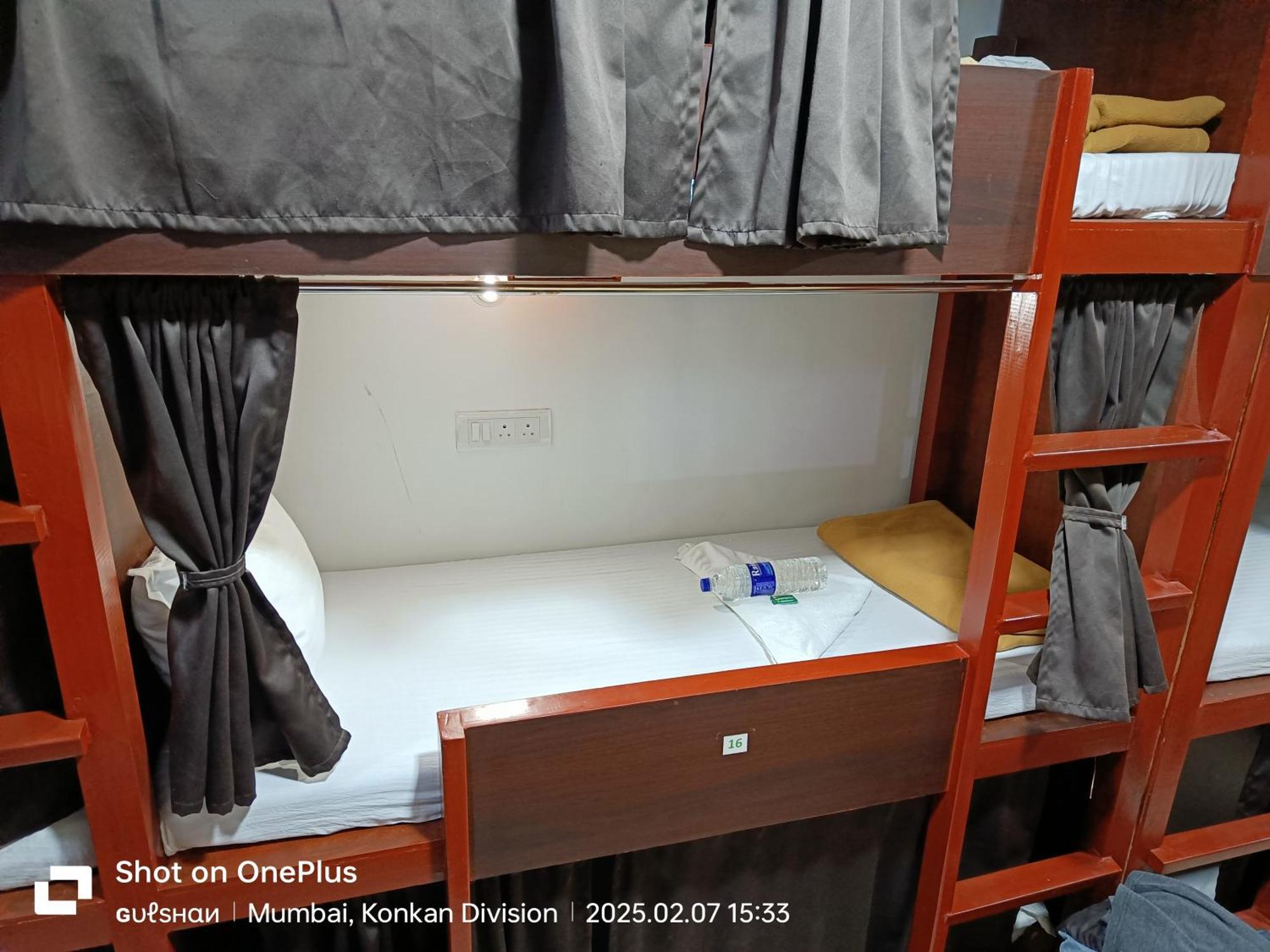 Asra Dormitory For Male And Female Βομβάη Εξωτερικό φωτογραφία